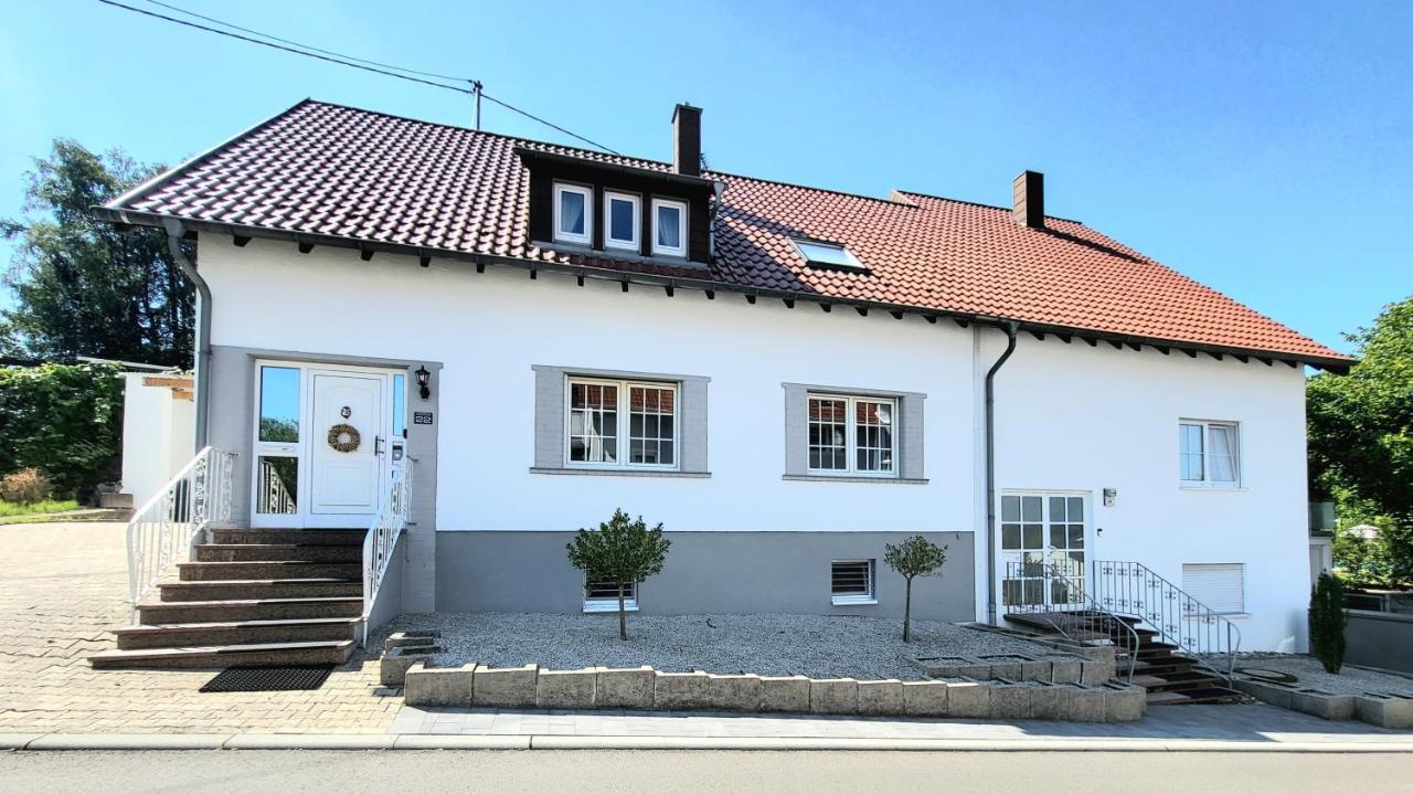 Schicke Komfortwohnung Zum Wohlfuehlen Merchweiler Екстериор снимка